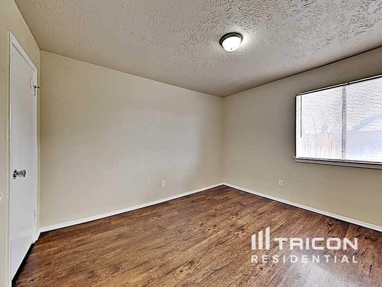 Building Photo - 8223 Summer Quail Dr