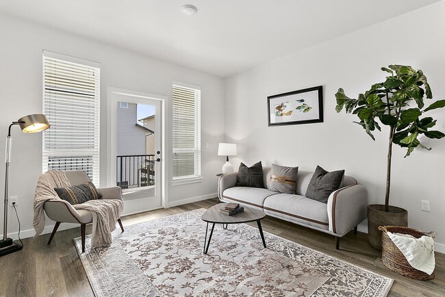 Building Photo - Spacious 3 Bedroom, 3 Bath Townhome with 1-Car Garage!