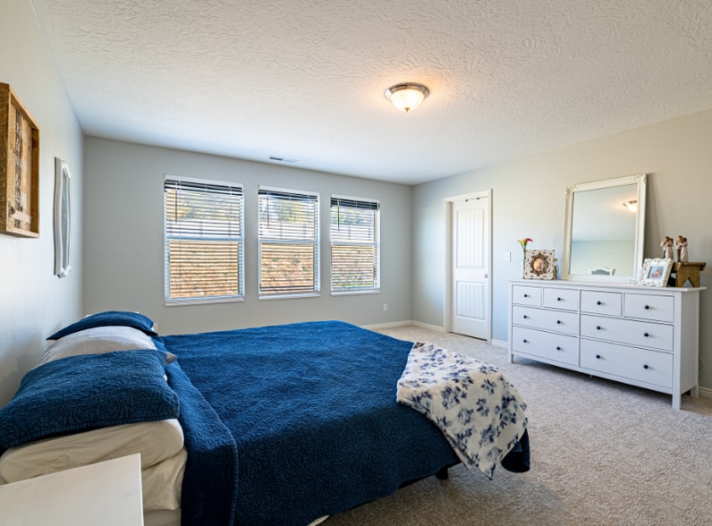 Building Photo - 1276 Firefly Dr