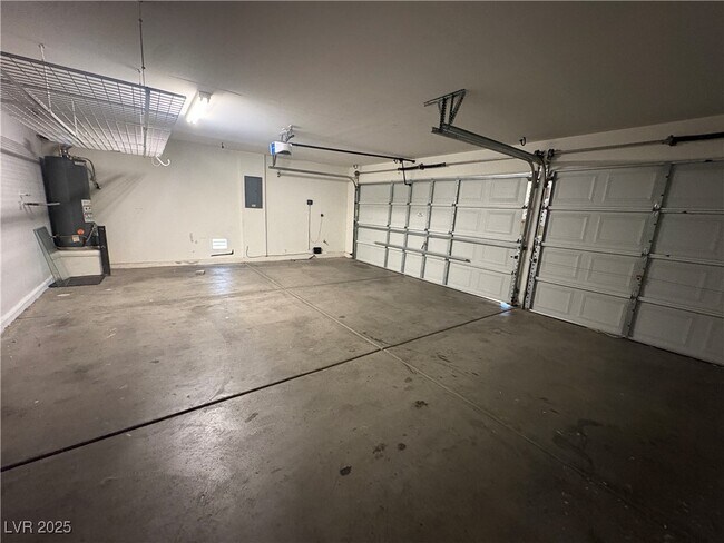 Building Photo - 8013 Alpine Fir Ave