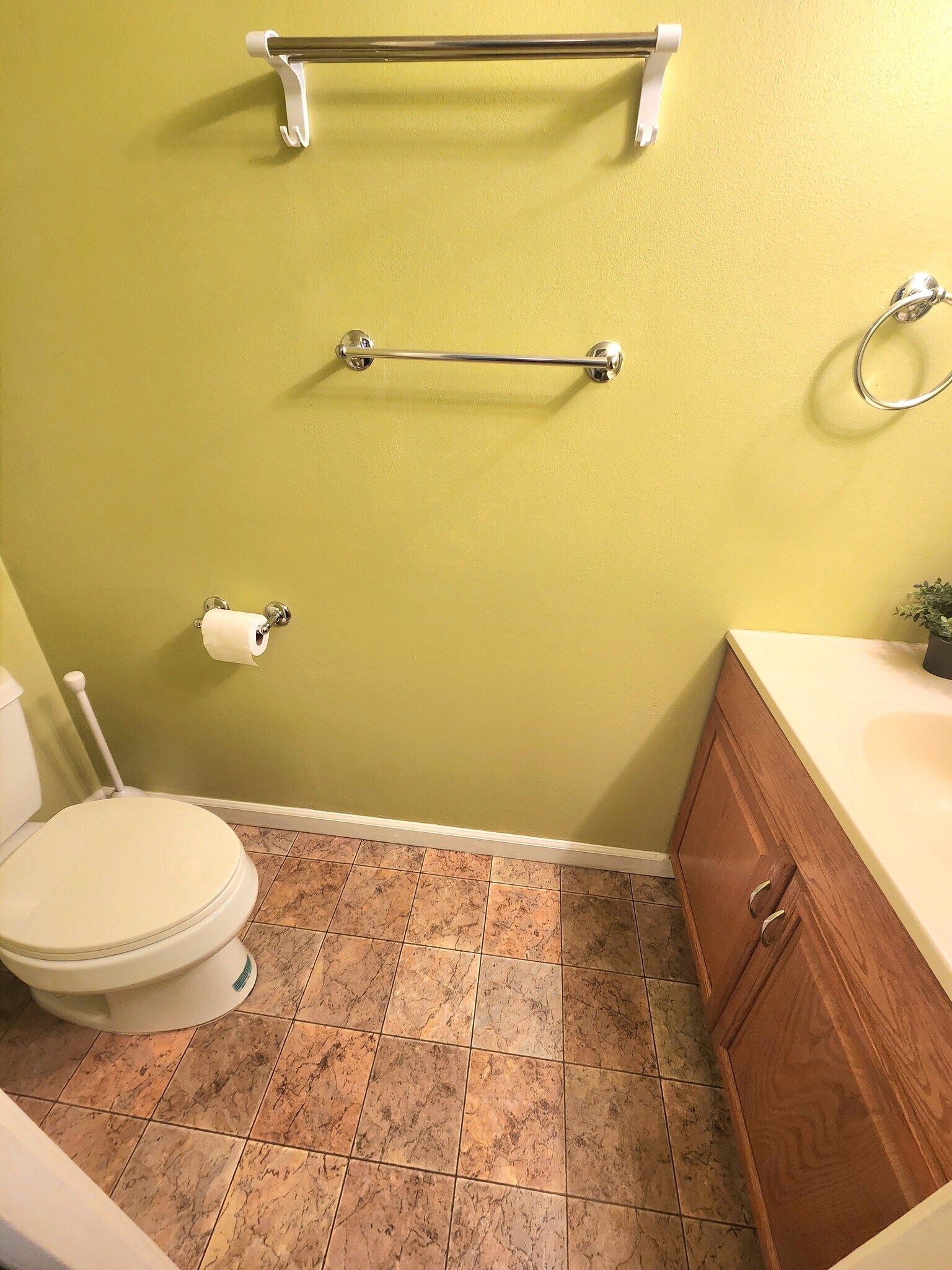 Half Bath 2 (1st floor) - 4634 Adobe River Ct