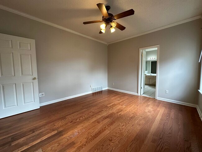 Building Photo - 9163 Berry Garden Cir S