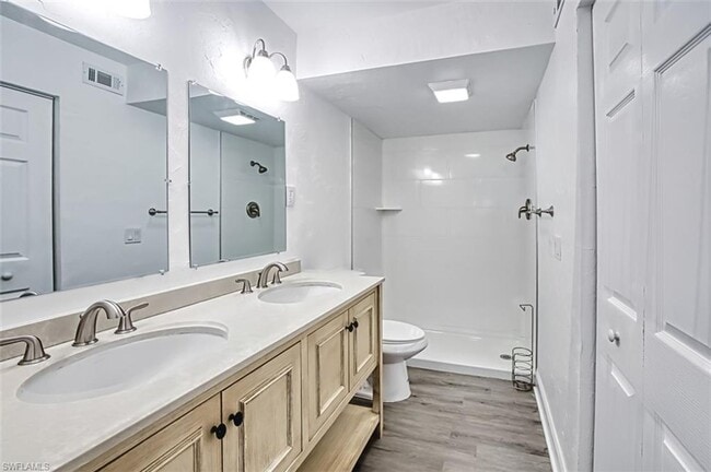 Building Photo - Newly renovated 2 bedroom 2 bathroom 1st f...