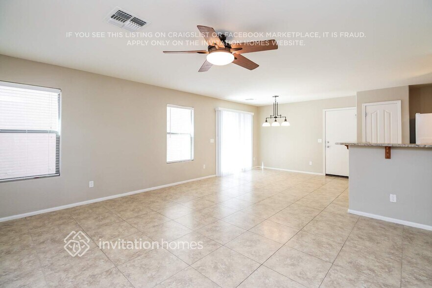 Building Photo - 1039 S Deerfield Ln