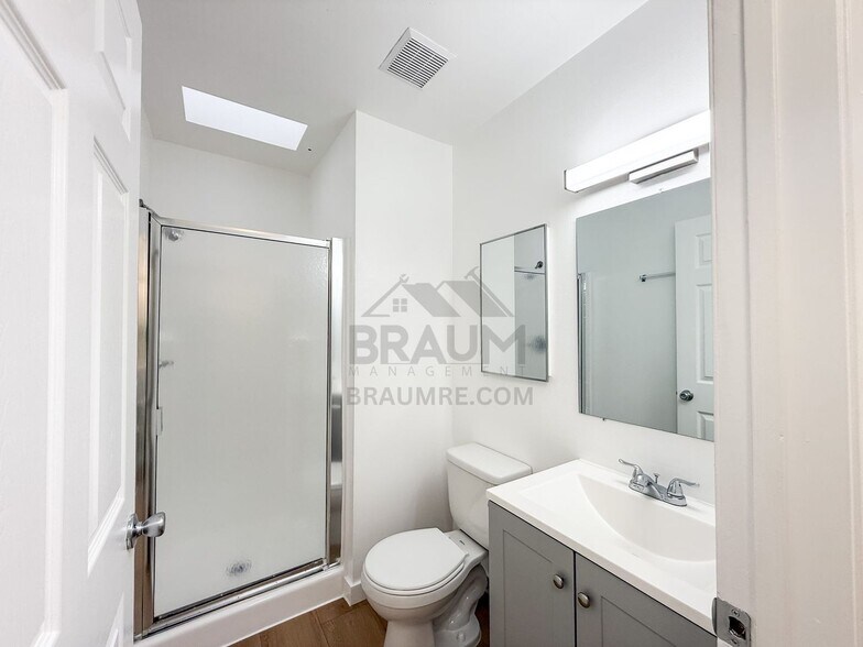 Building Photo - 14249 Friar St