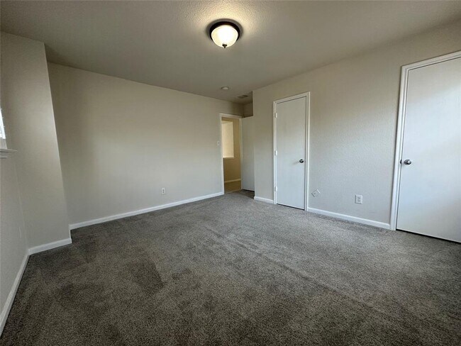 Building Photo - 318 Remington Heights Dr
