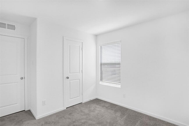 Building Photo - 818 Ginkgo Wy
