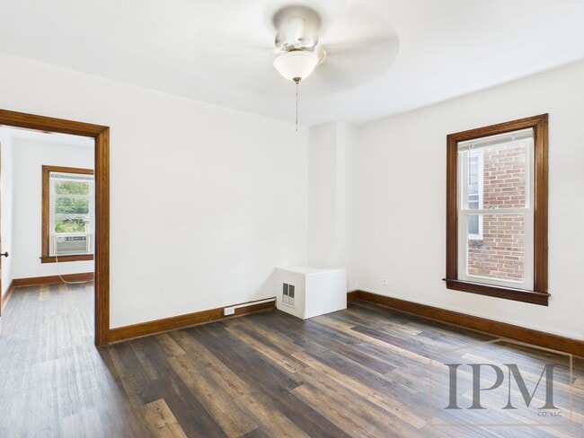 Building Photo - 1/2 OFF 1st Months Rent! Available Now!  D...