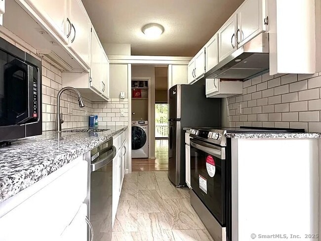 Building Photo - 41 Mallard Dr