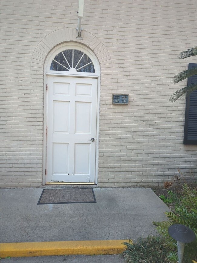 Building Photo - 213 Bendel Rd