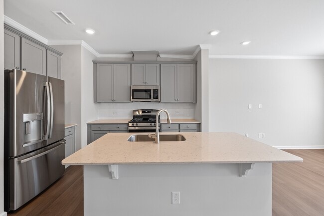 Building Photo - 130 Paramount Dr