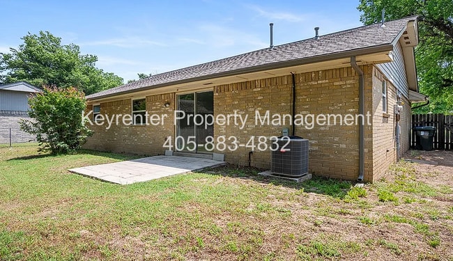 Building Photo - Spacious 3BD, 2BTH Home Right off 12th AVE Minutes from the highway and 5 Minutes from OU Campus!