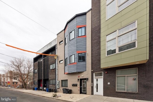 Building Photo - 2028 E Fletcher St