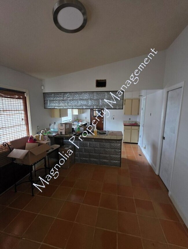 Building Photo - Bear Lake, Apopka (Seminole)