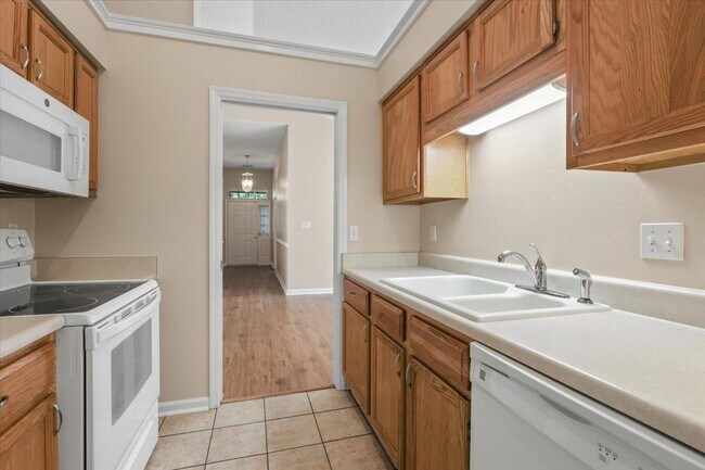 Building Photo - 135 Ivernia Loop