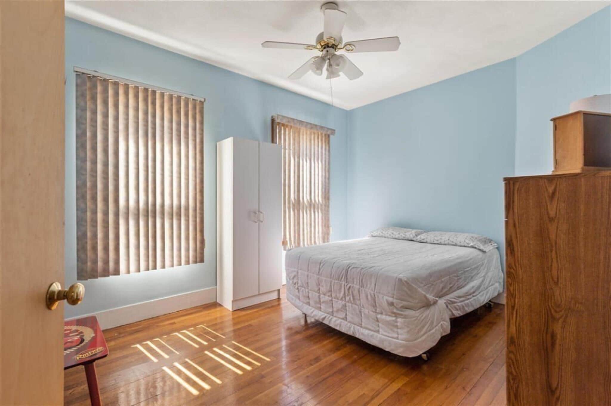 Building Photo - 38 George St