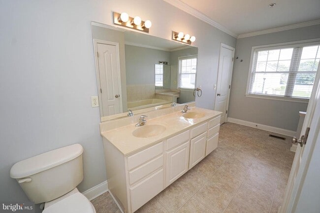 Building Photo - 1455 Hidden Meadow Ln