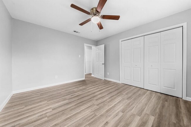 Building Photo - 124 Wind Ridge Dr