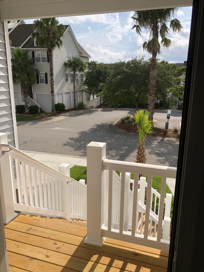 Building Photo - 103 Winding River Dr