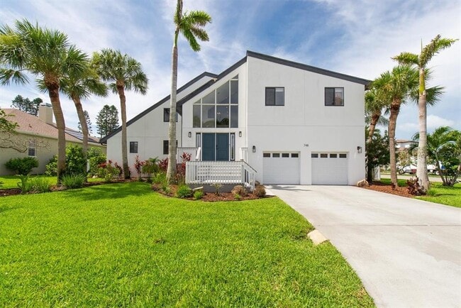 Building Photo - 748 Nina Dr