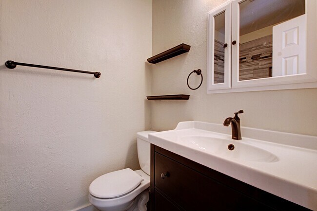 Building Photo - 6407 Auburn Dr