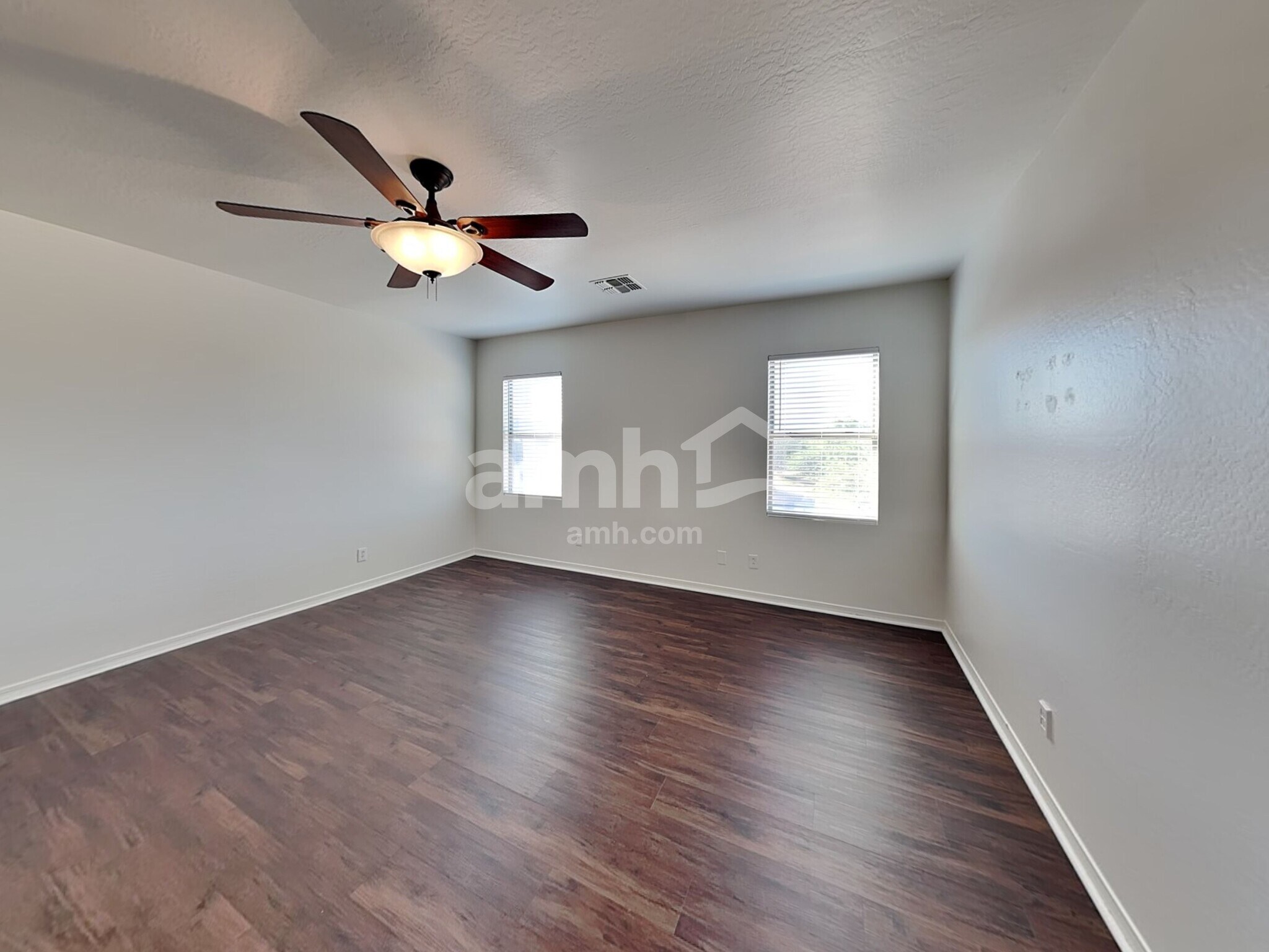 Building Photo - 16103 W Shangri La Rd