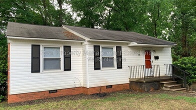 Building Photo - 410 Lamont St