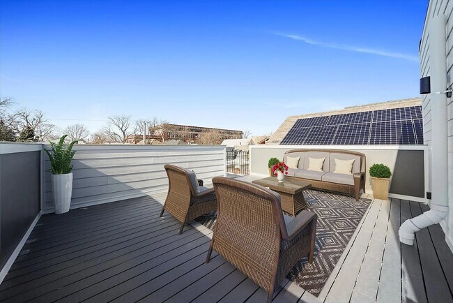 Building Photo - 4222 N Bernard St