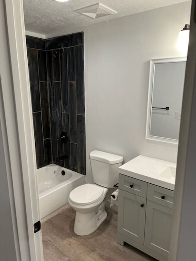 Building Photo - 780 N Lauritzen St