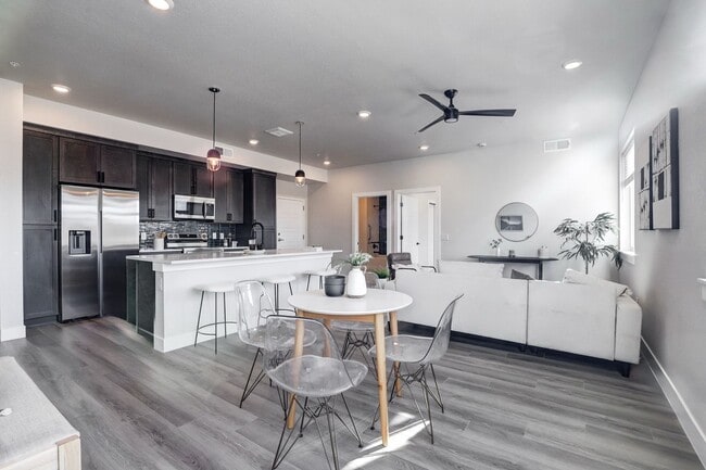 Building Photo - 1208 Quitman St