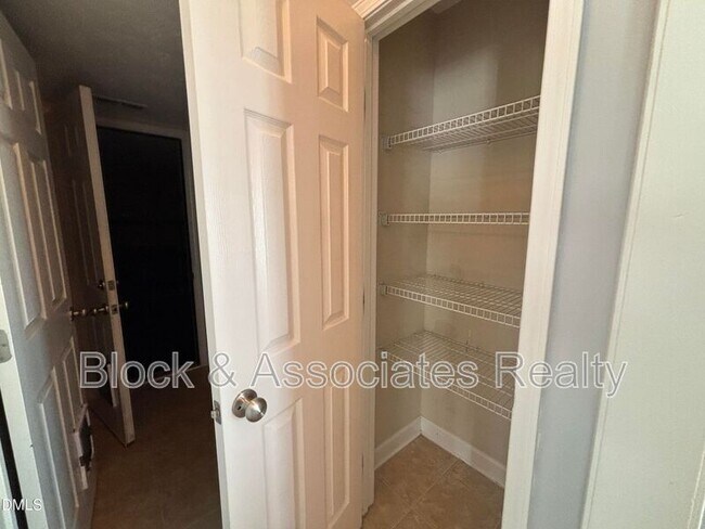 Building Photo - 2228 Stornoway Ct