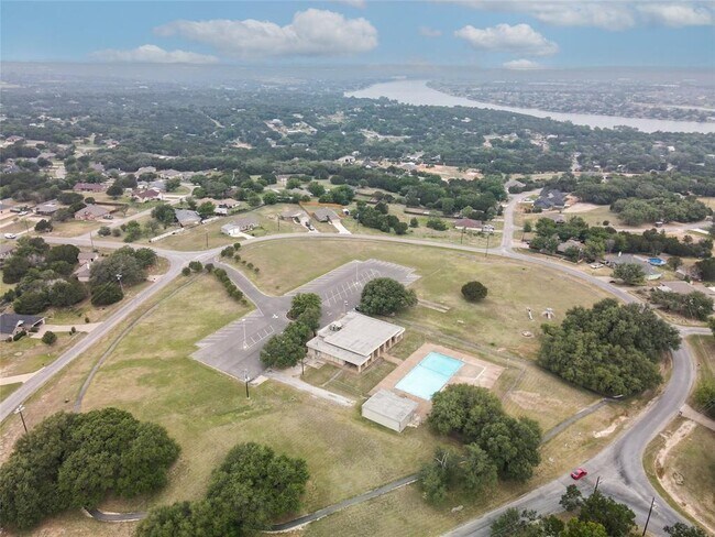 Building Photo - 4304 N Chisholm Trail