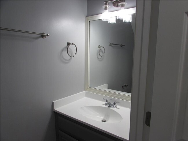 Building Photo - 1774 Twin Brooks Dr SE