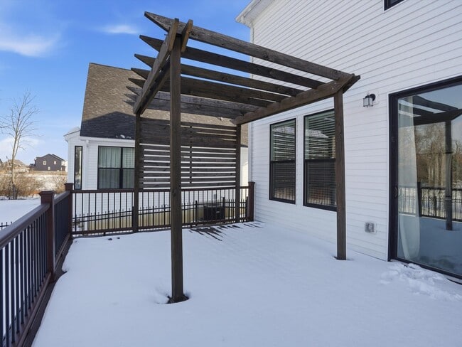 Building Photo - 6246 Hawthorne Ave