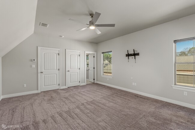 Building Photo - 1141 Green Wood Cir