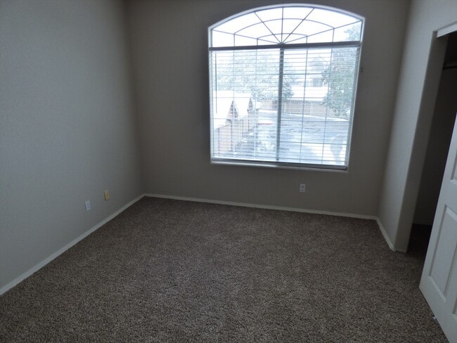 Building Photo - 1641 W Canal Cir