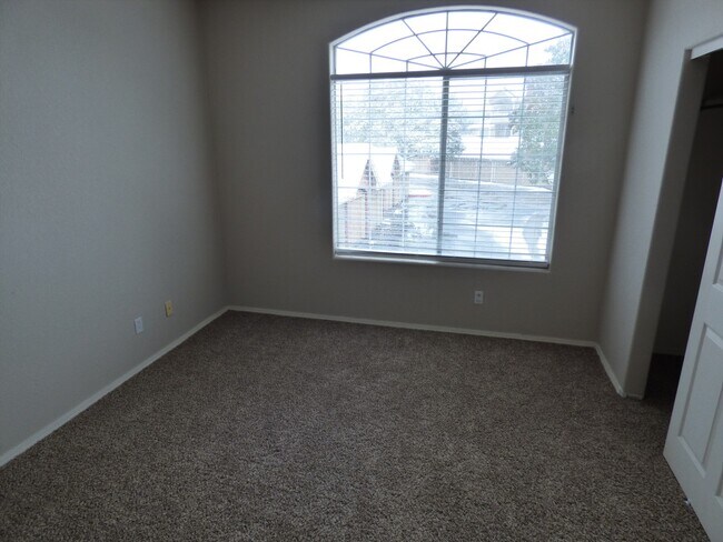 Building Photo - SOUTHPARK, BEAUTIFUL UPDATES, NEW BLACK GRANITE COUNTERS, NEW CARPET, STAINLESS APPLIANCES, GARAGE!