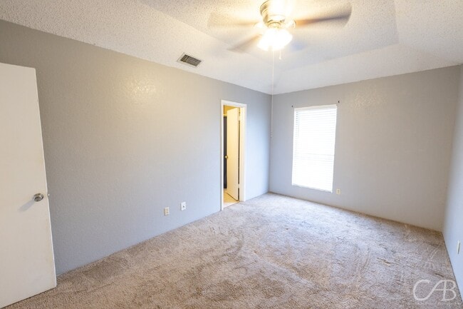 Building Photo - For lease