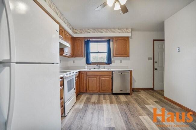 Building Photo - 1839 SE 43rd Terrace