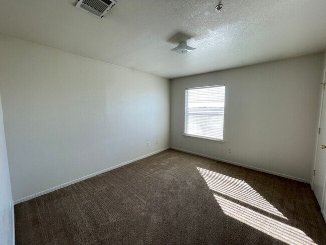 Building Photo - 3405 Atkinson Ave