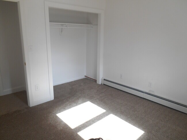 Building Photo - 14 Highland Ave