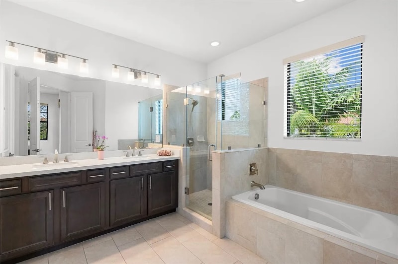 Building Photo - 1423 SW 115th Ave