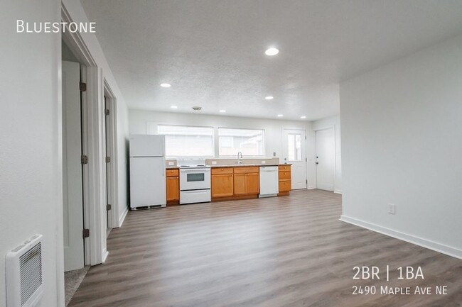 Building Photo - 2 Bedroom Duplex in Salem - Available for ...