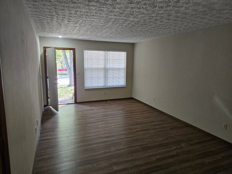 Building Photo - 1219 Woodbridge St