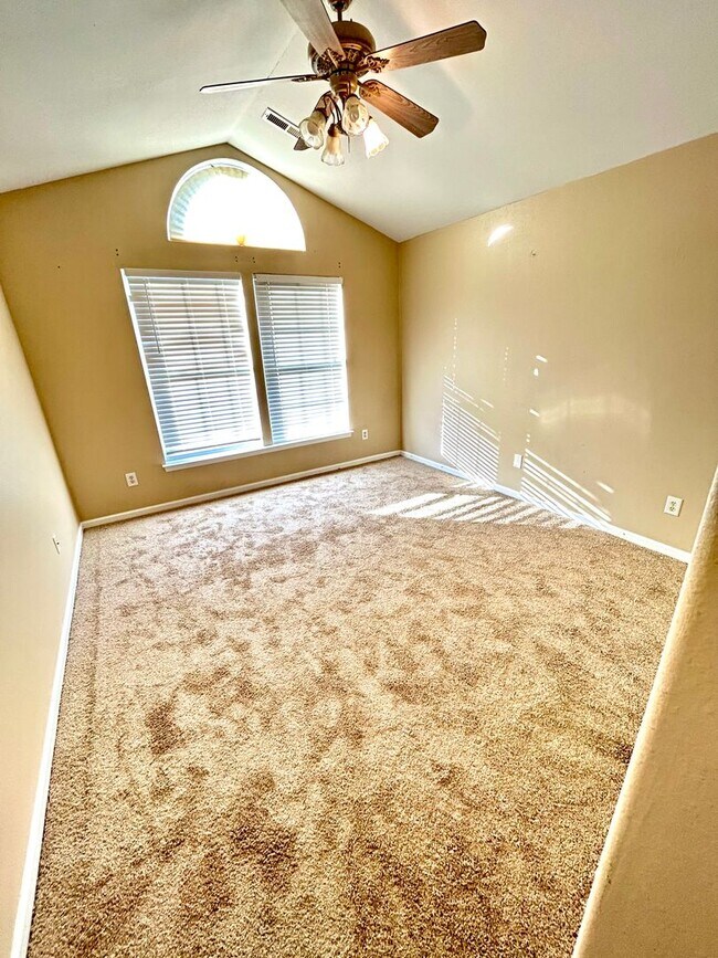 Building Photo - 2627 Hartley St