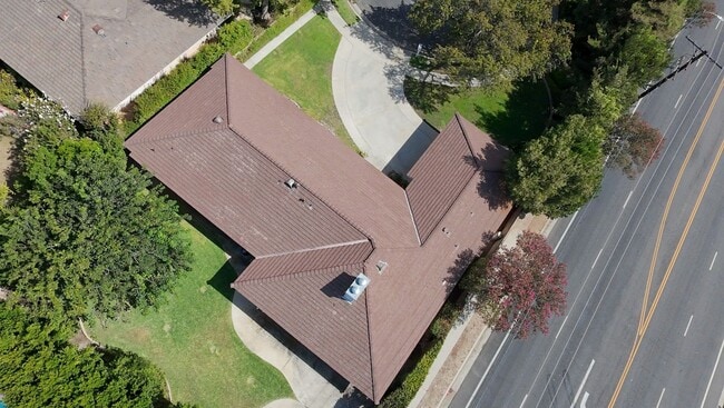 Building Photo - 19647 Merridy St