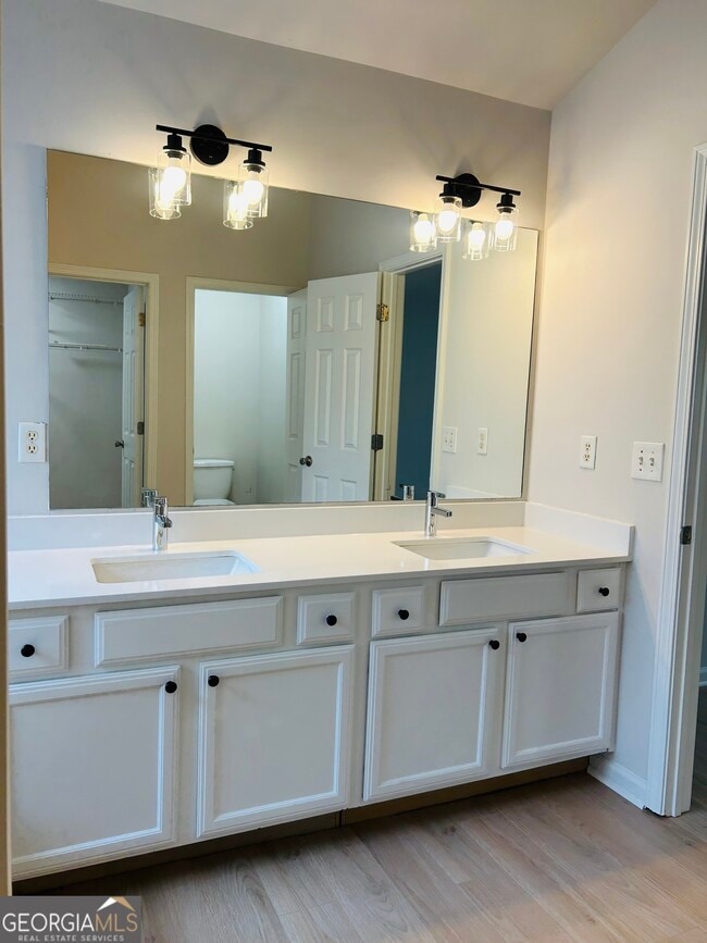 Building Photo - 11 Rockcress Ct