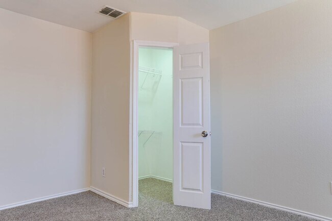 Building Photo - 9016 Garden Springs Dr