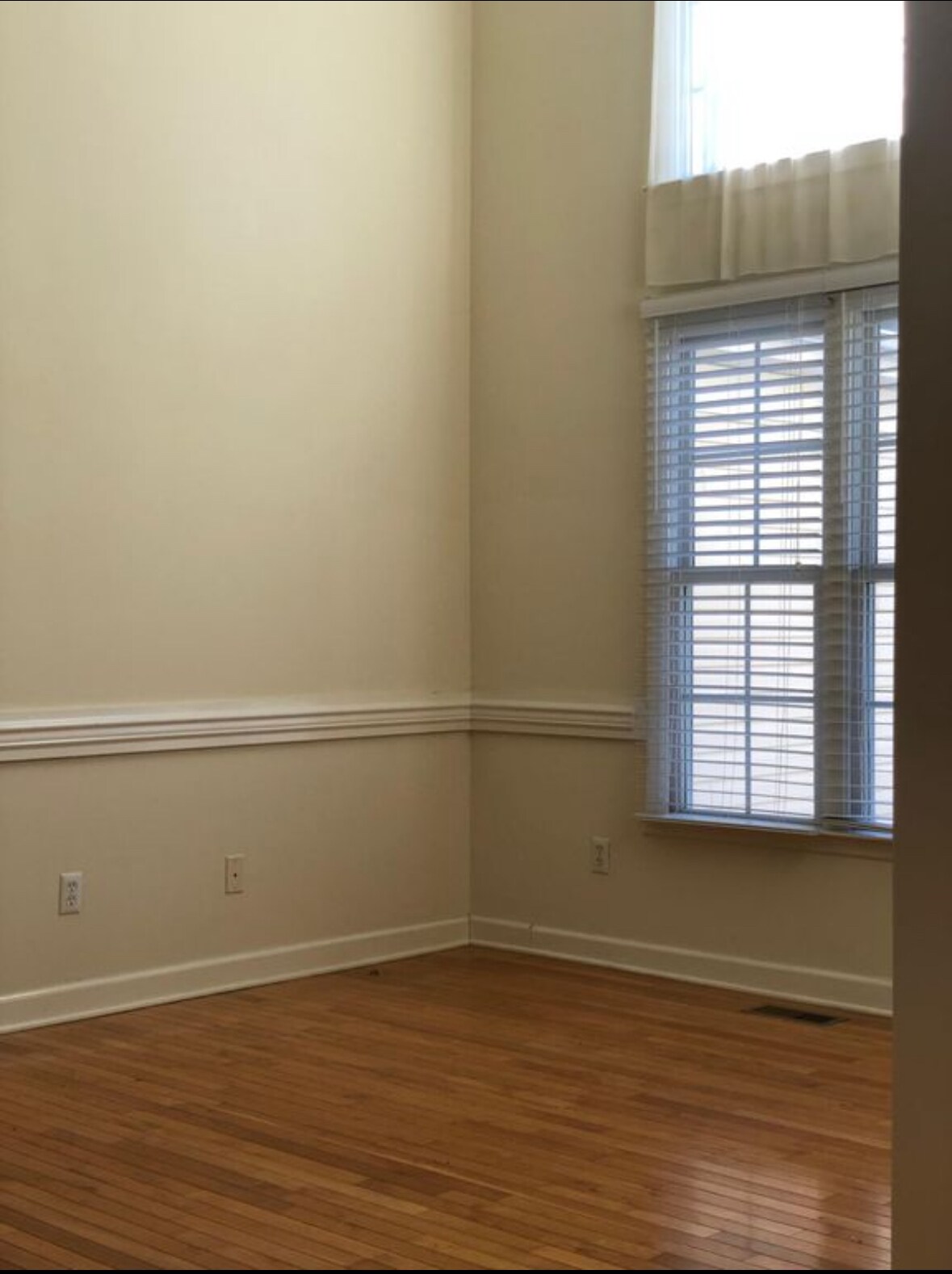 Building Photo - 3 Willow Tree Ct