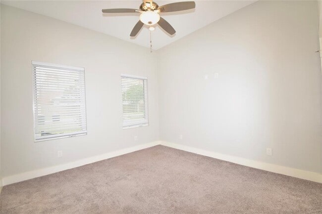 Building Photo - 3241 Dixie Dr